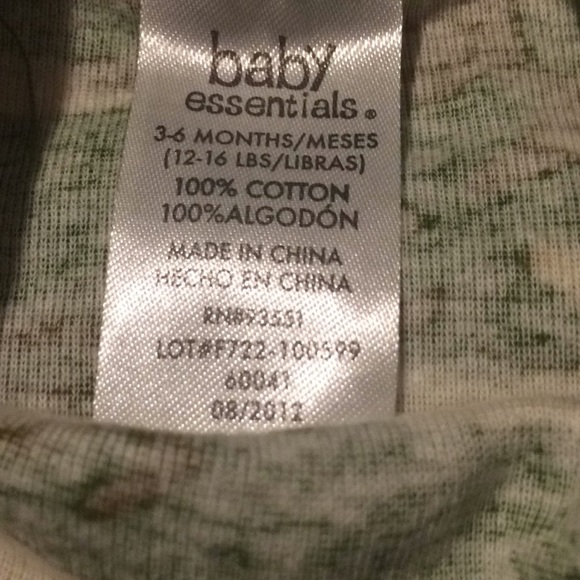 Brand new baby clothes for cost $4 for all - Picture 2 of 8